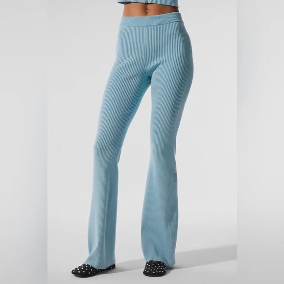 Denim knit high waist flare pant Celestial Blue/Dark Celestial Blue
Size XS - Picture 1 of 6